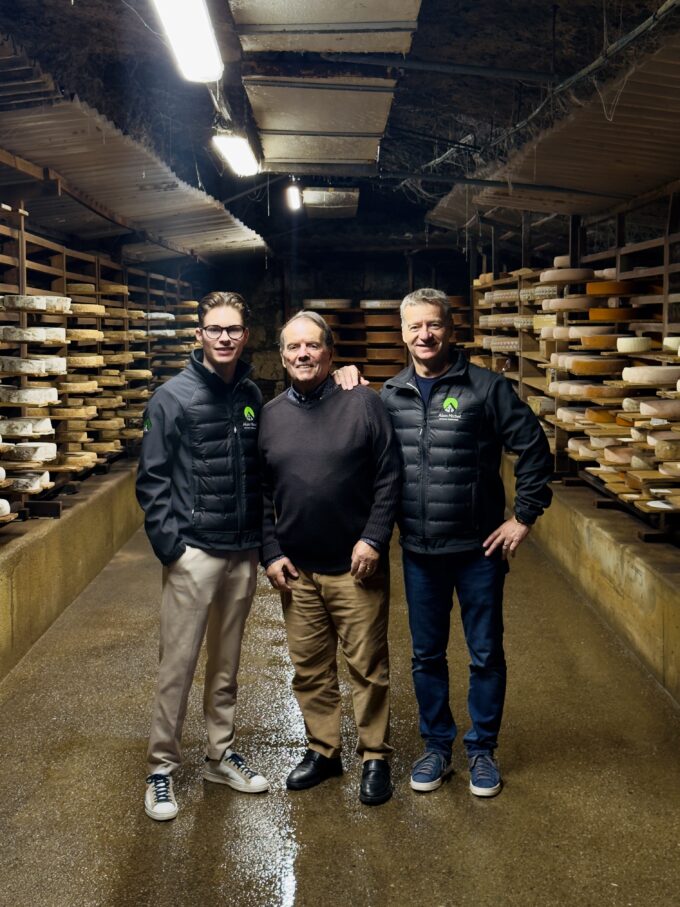 Alain Michel, Jules Michel, Raymond Michel dans leur cave à Annecy le vieux.