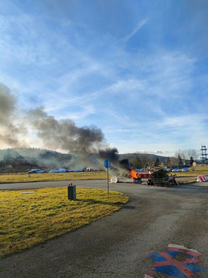 Caserne de pompiers d'Epagny, incendie pour exprimer le mécontentement des sapeurs-pompiers